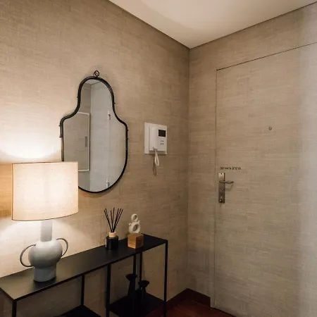 Campania - 2 Bedrooms And Parking In Estrela Lisbona