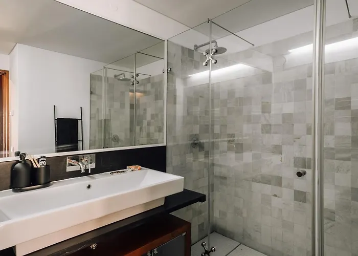 Campania - 2 Bedrooms And Parking In Estrela Lissabon