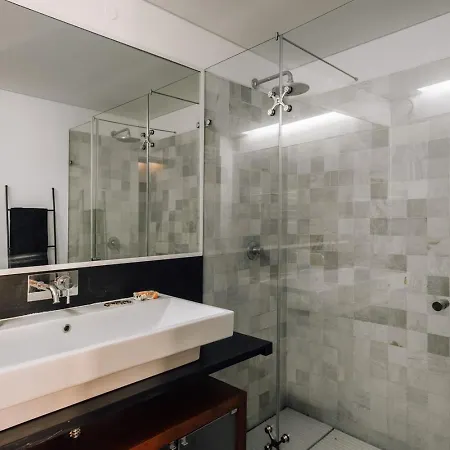 Campania - 2 Bedrooms And Parking In Estrela Lisboa