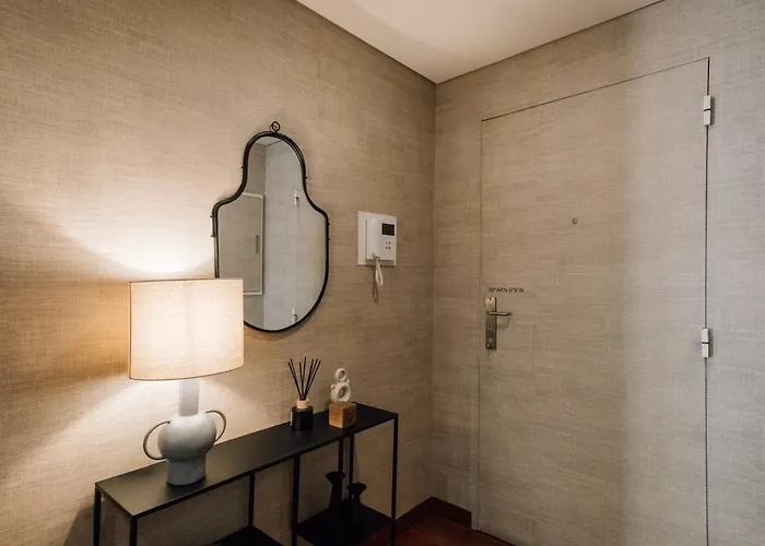 Campania - 2 Bedrooms And Parking In Estrela Lisboa